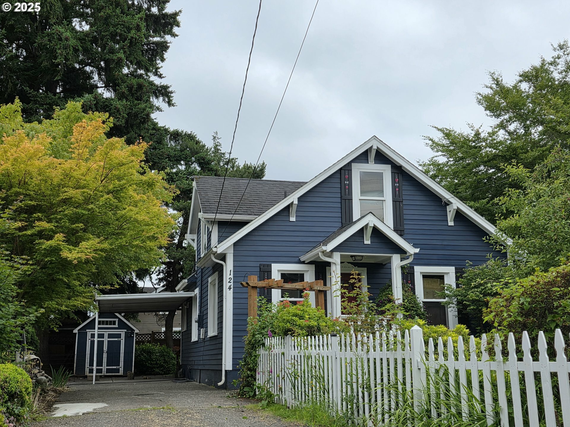 Property Photo: 124 NW 18th Ave WA 98607