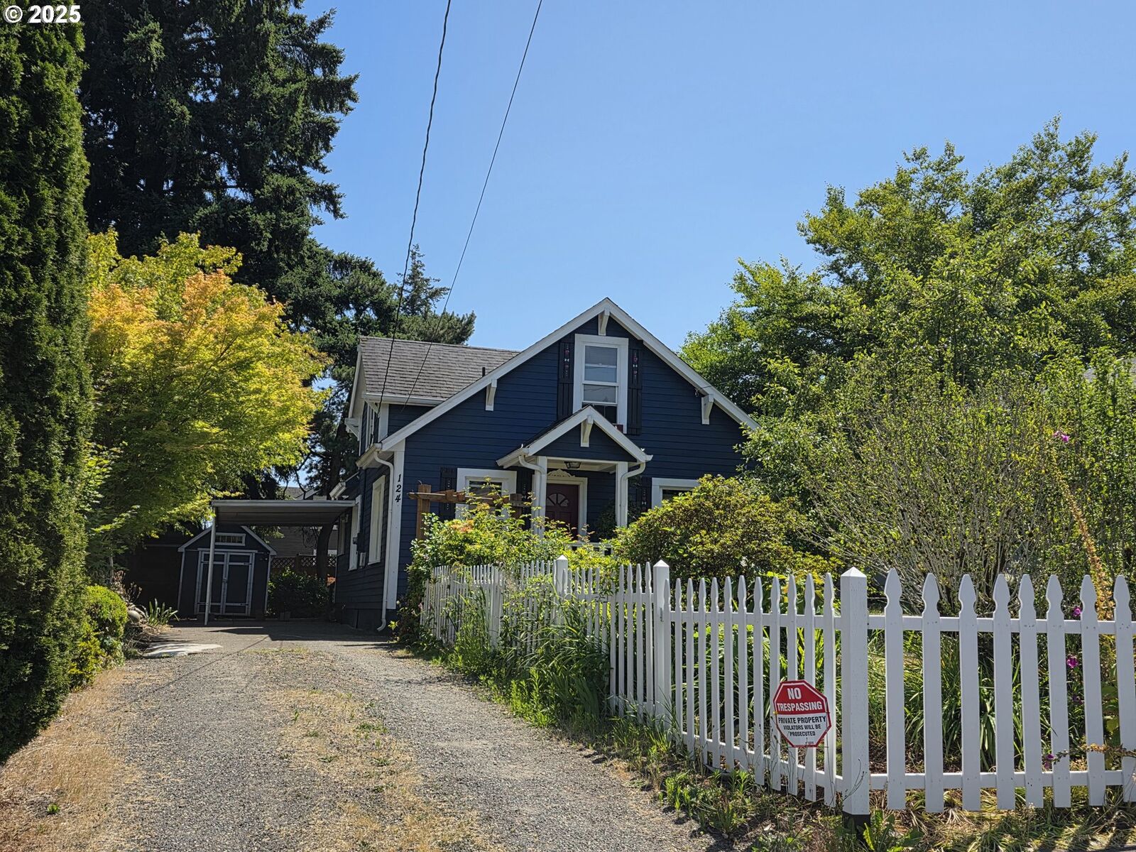 Property Photo:  124 NW 18th Ave  WA 98607 