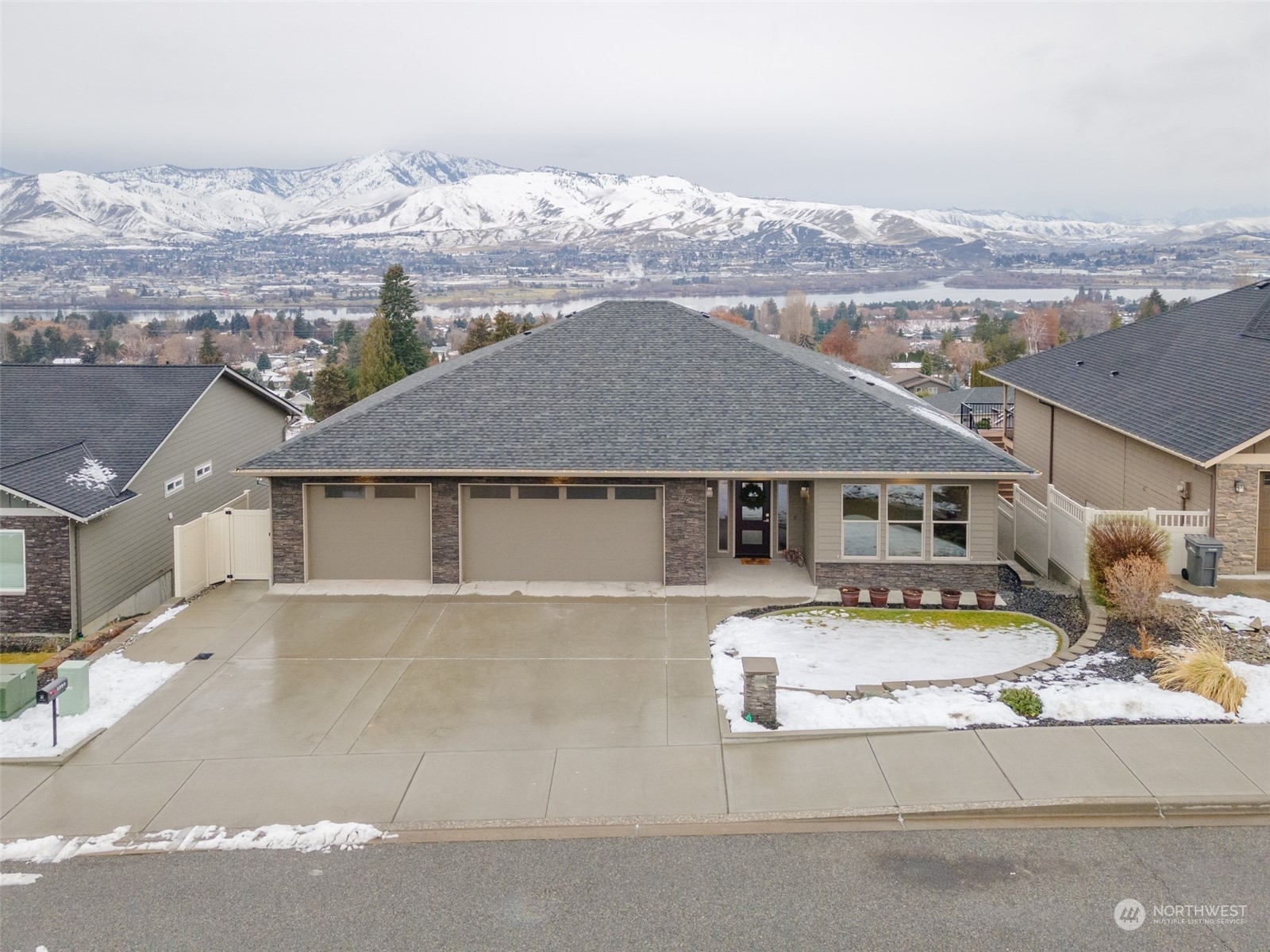 2596  Catalina Avenue  East Wenatchee WA 98802 photo