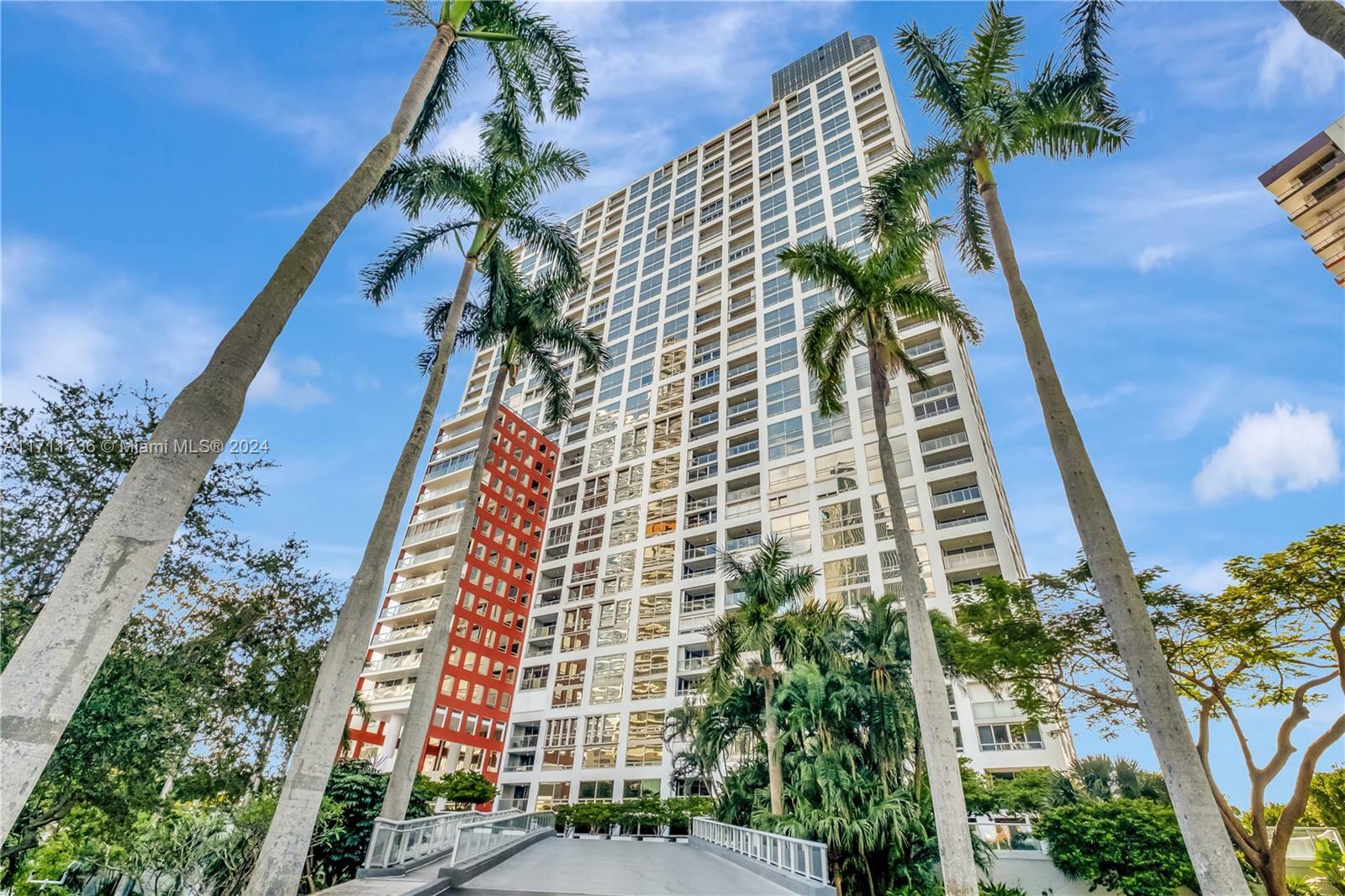 Property Photo:  1541 Brickell Ave B2804  FL 33129 