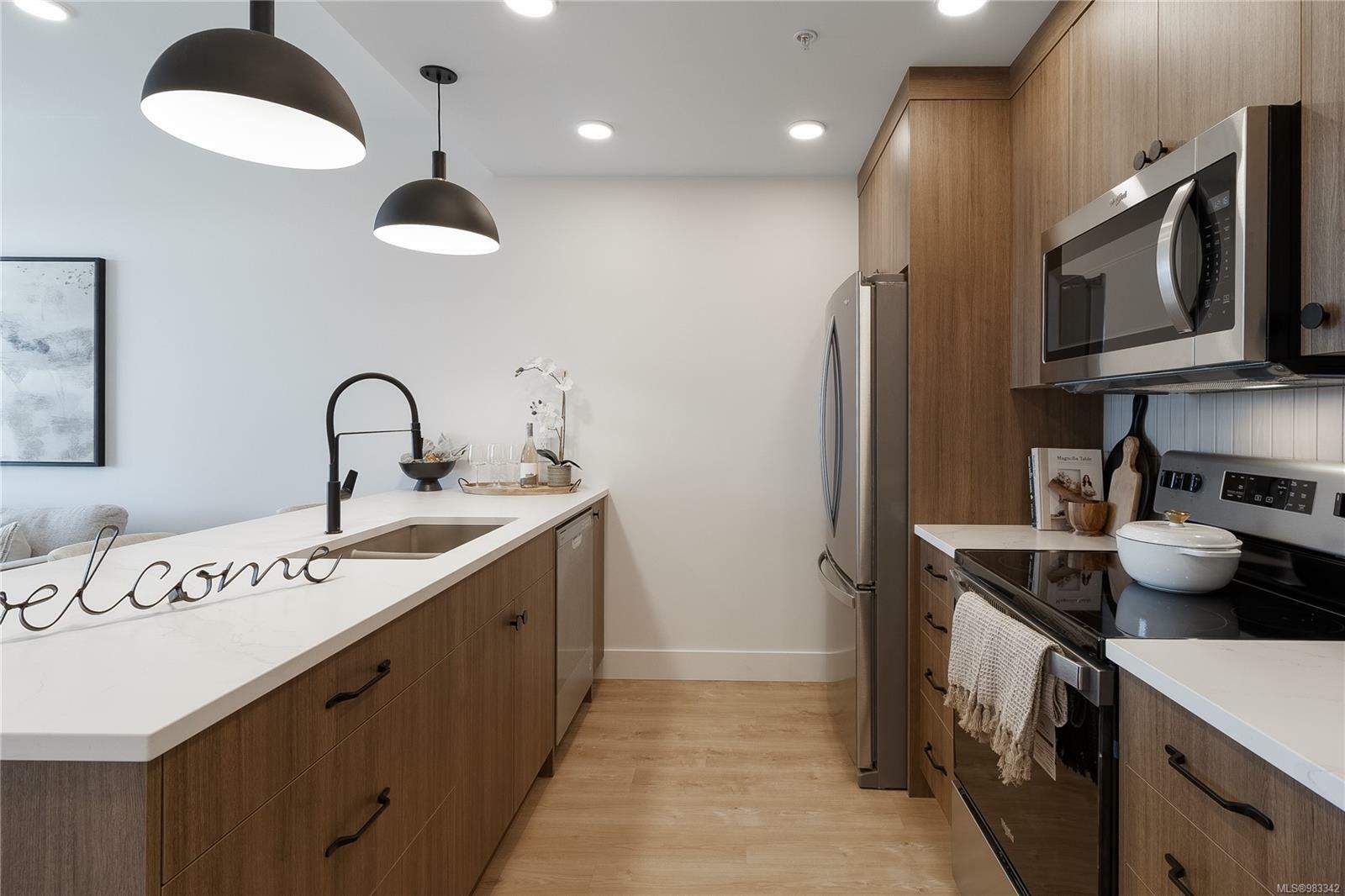Property Photo: 201 Dogwood Dr 103 BC V9G 0C3