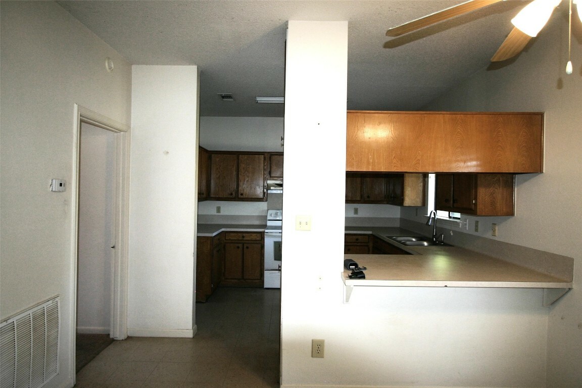 Property Photo:  18509 Lake Terrace Drive  TX 78645 