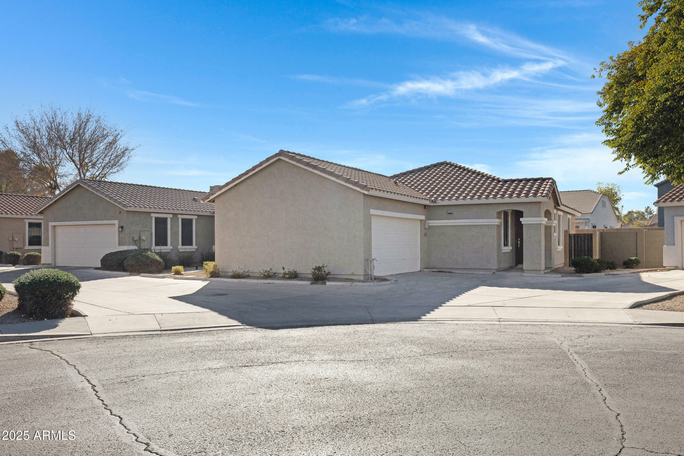 Property Photo:  931 S Porter Court  AZ 85296 