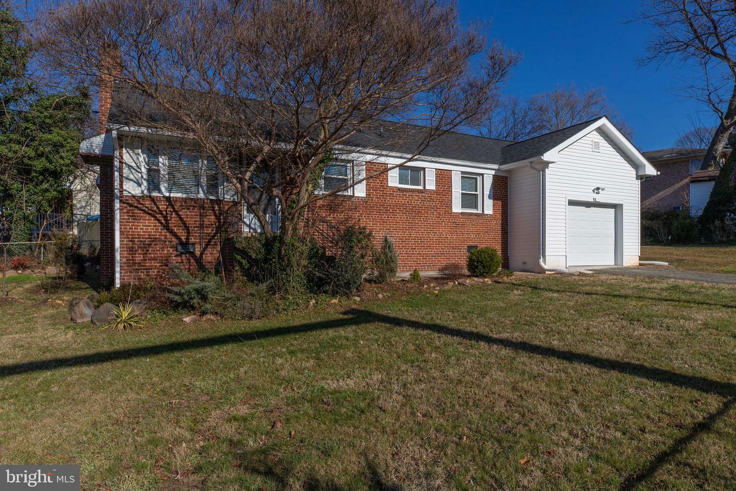 Property Photo:  2741 Woodley Place  VA 22046 