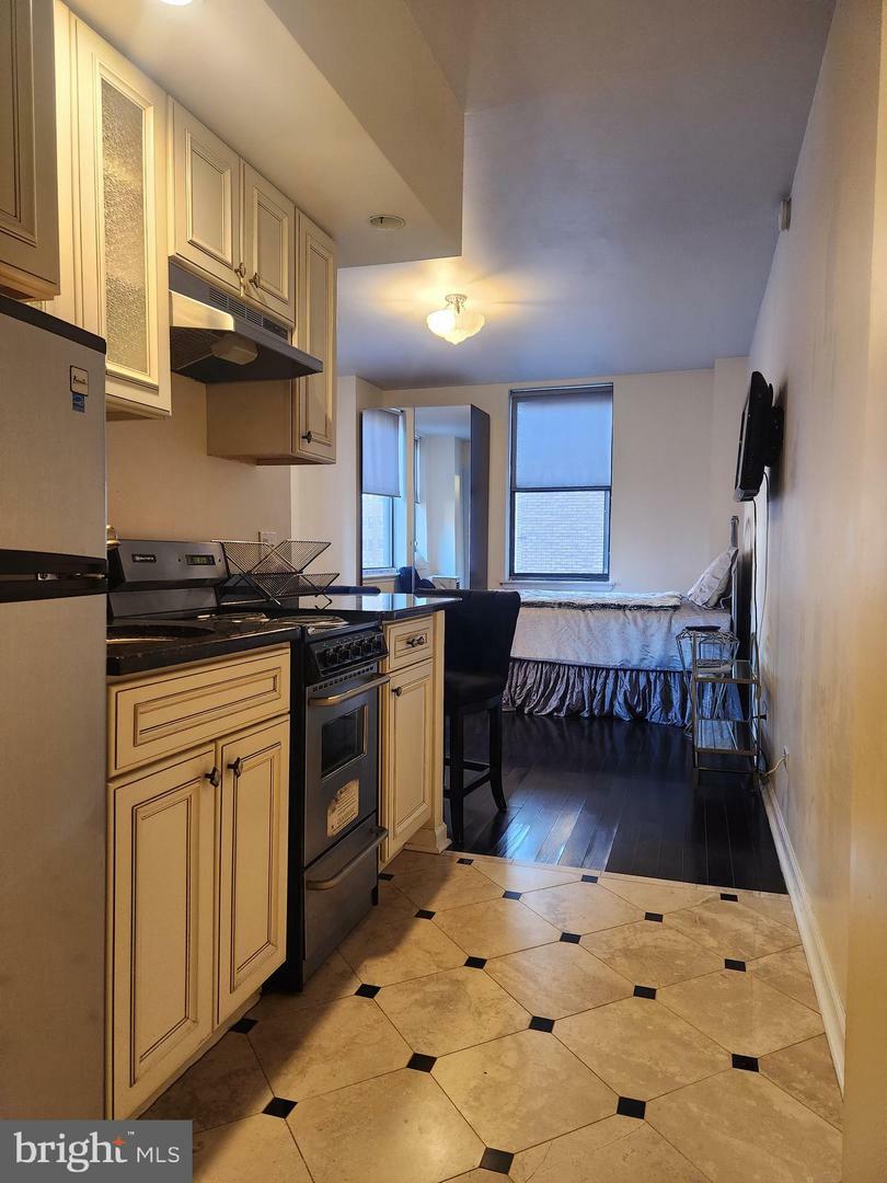 Property Photo:  1324 Locust Street 504  PA 19107 