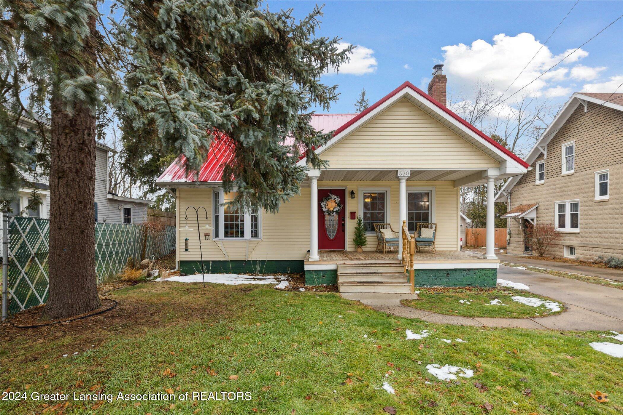 Property Photo:  330 W Jefferson Street  MI 48837 