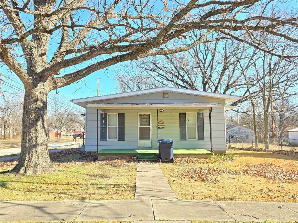 Property Photo:  400 S 15th Street  KS 67301 