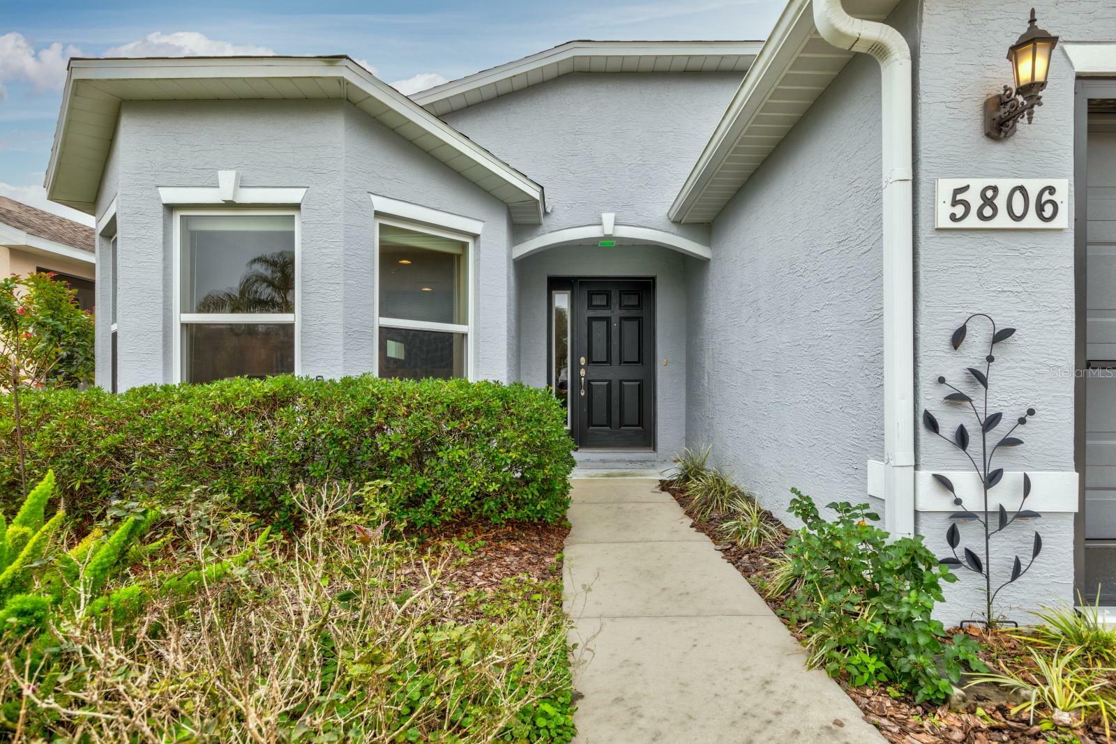 Property Photo:  5806 Woodland Moss Way  FL 34748 