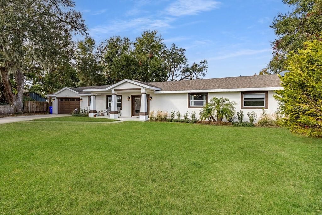Property Photo: 1001 Michelle Court FL 32778