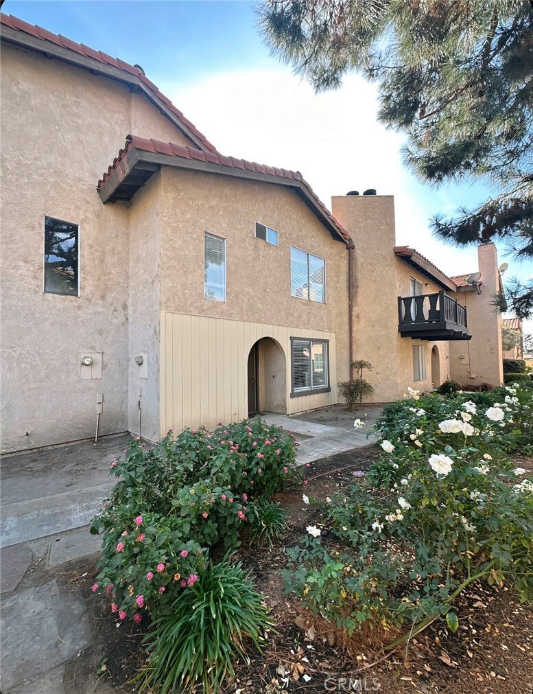 Property Photo:  157 Tiger Lane  CA 92583 