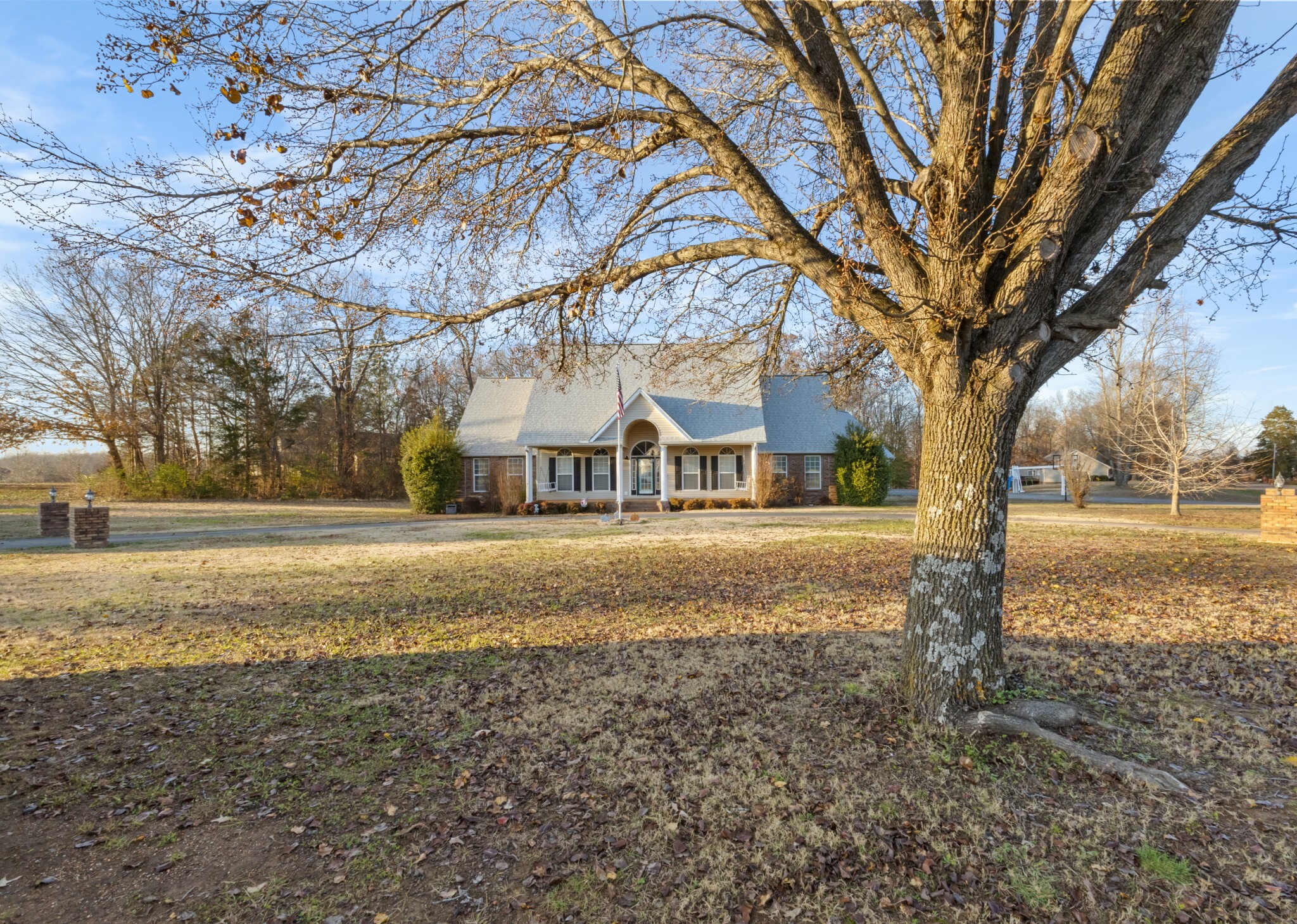 Property Photo: 229 Sunnyside Dr TN 38242