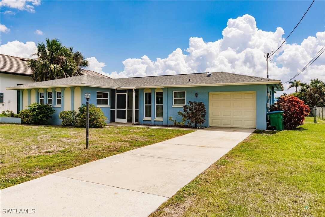 Property Photo:  4911 Santa Monica Court  FL 33904 