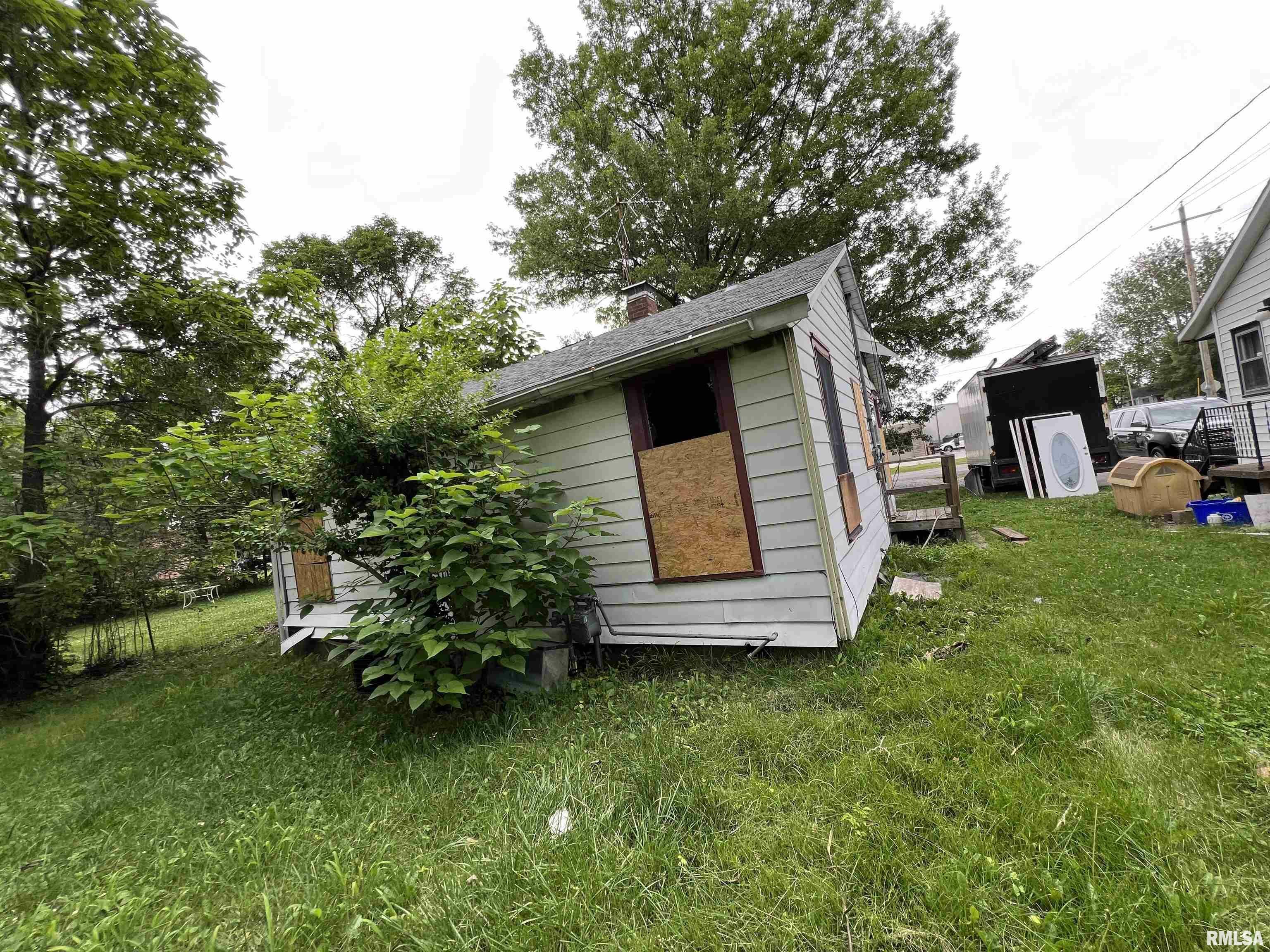 Property Photo:  602 N Michaels Street  IL 62901 