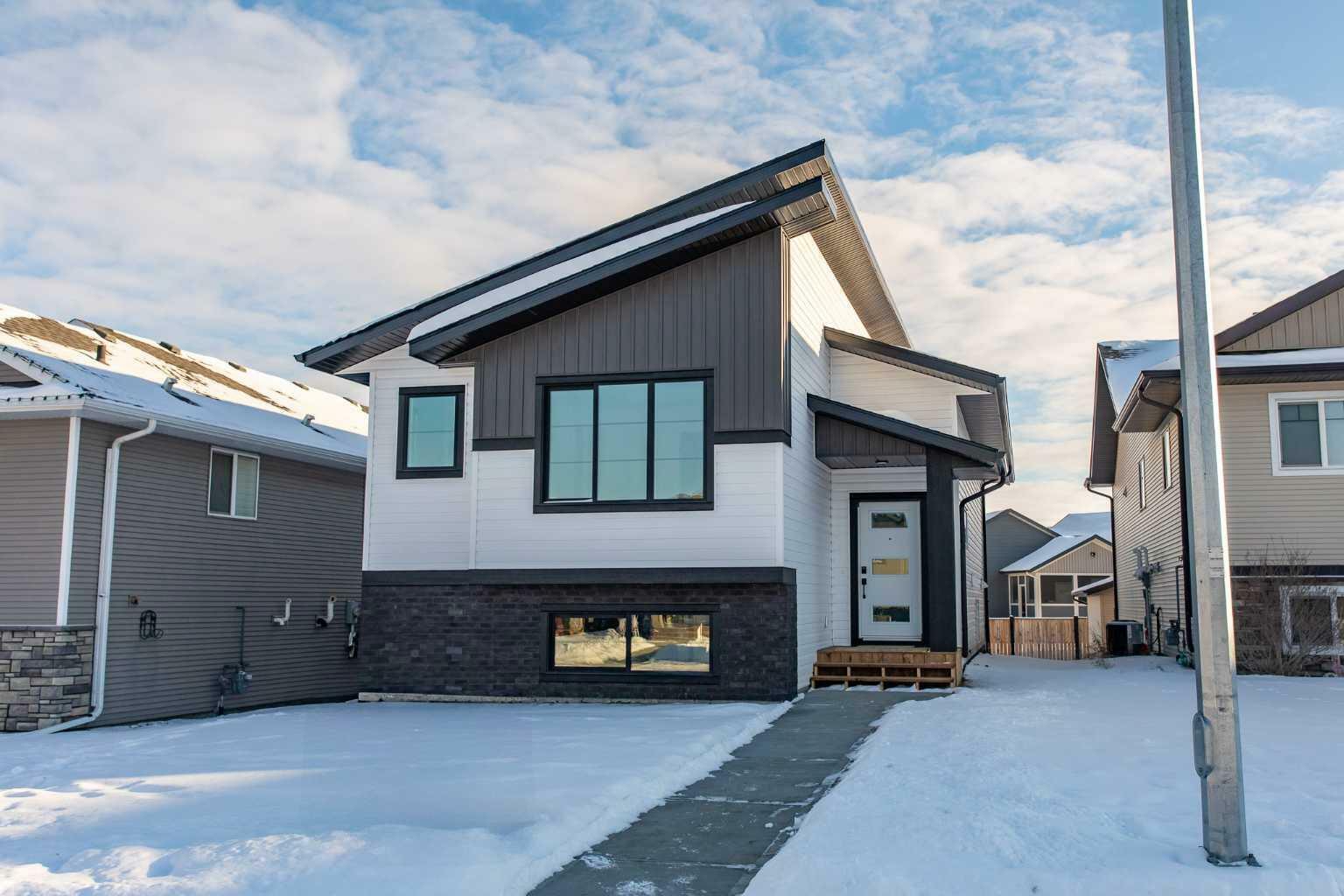 14 Artemis Place  Blackfalds AB T4M 0M1 photo