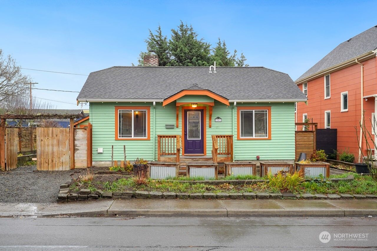 Property Photo:  2418  F Street  WA 98225 