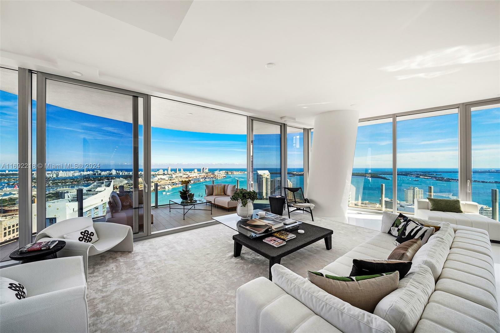 Property Photo:  300 Biscayne Blvd Way 4701  FL 33131 