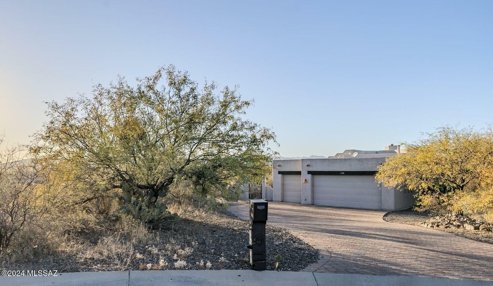 Property Photo:  1120 S Kent Spring Place  AZ 85614 