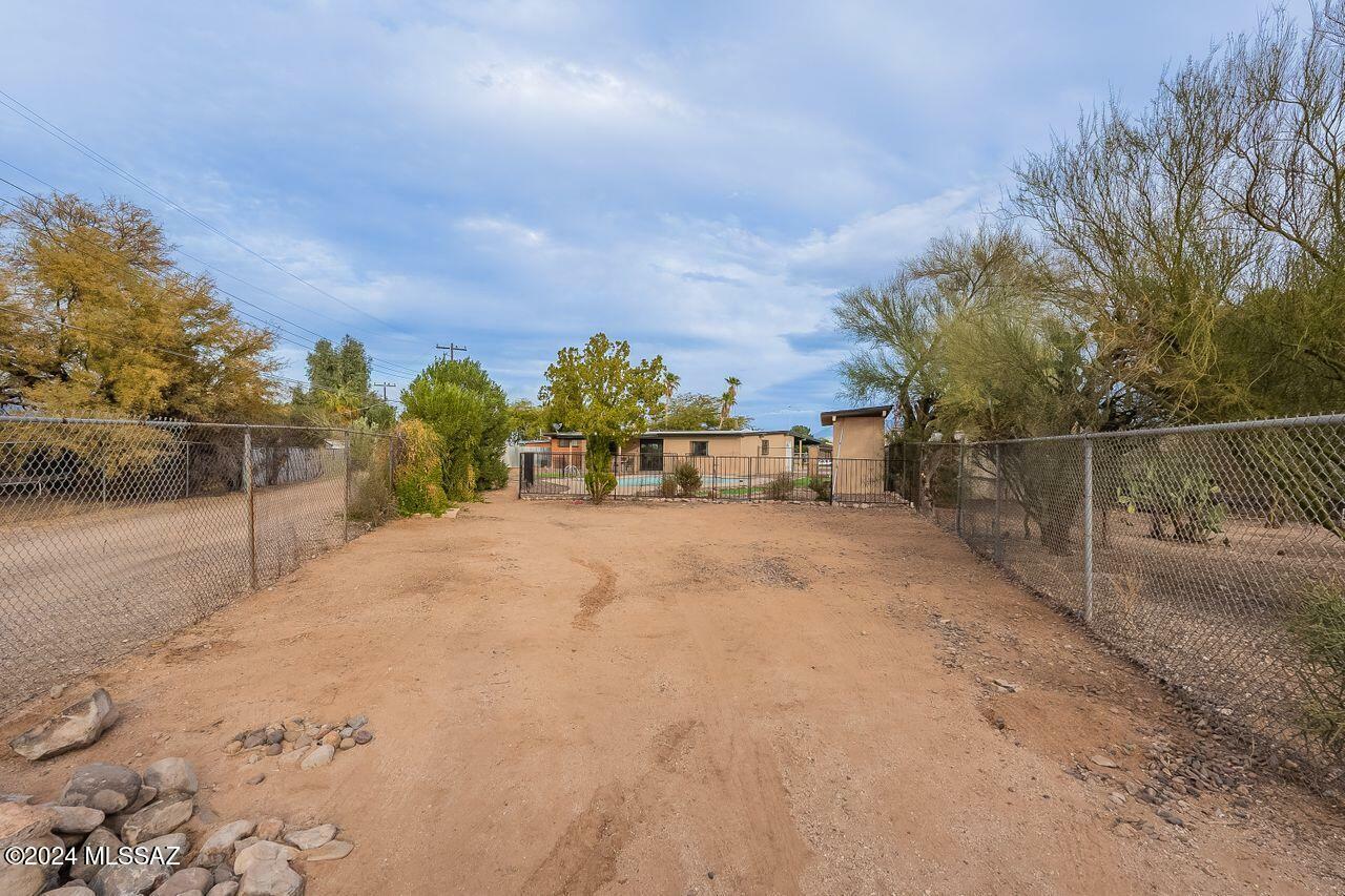 Property Photo:  1824 S Prudence Place  AZ 85710 