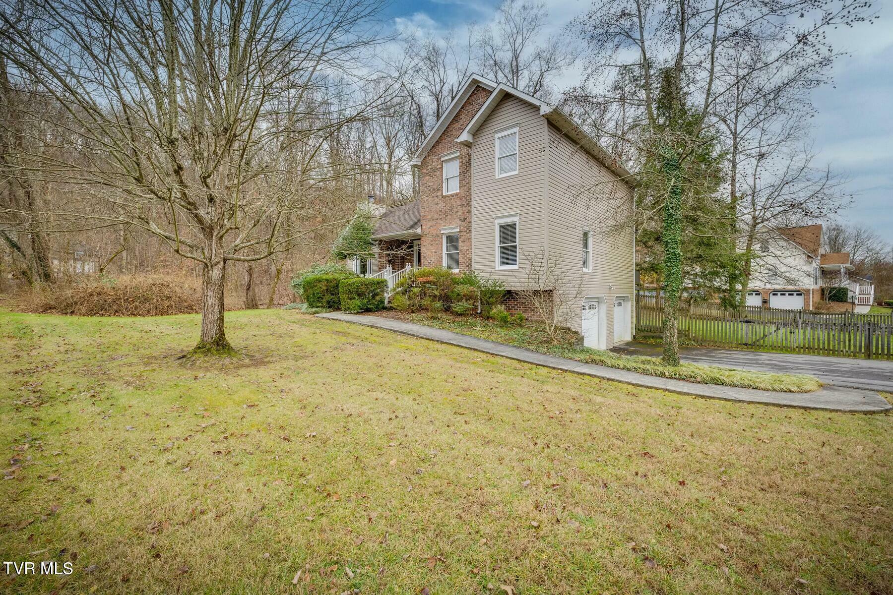 Property Photo:  700 Woodgreen Lane  TN 37660 