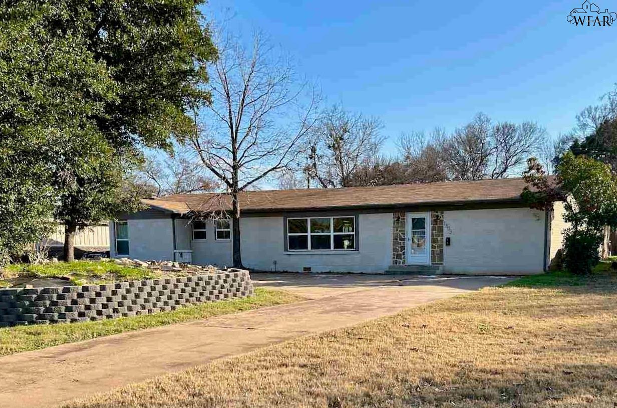 Property Photo: 1803 Midwestern Parkway TX 76302