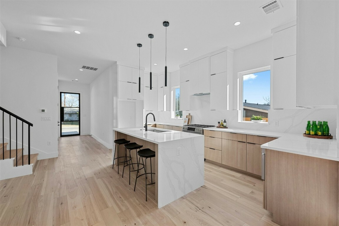1407 Valleyridge Drive B  Austin TX 78704 photo
