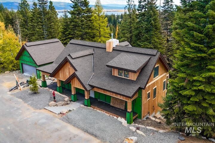 Property Photo:  20 Haystack Ct  ID 83615 