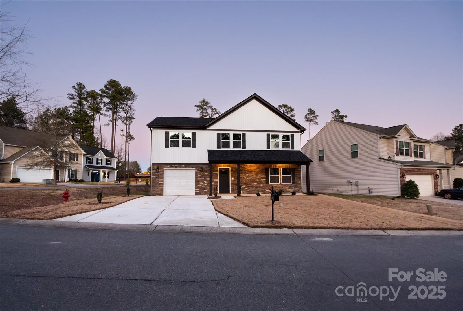 Property Photo: 904 Harbor Islands Court NC 28056