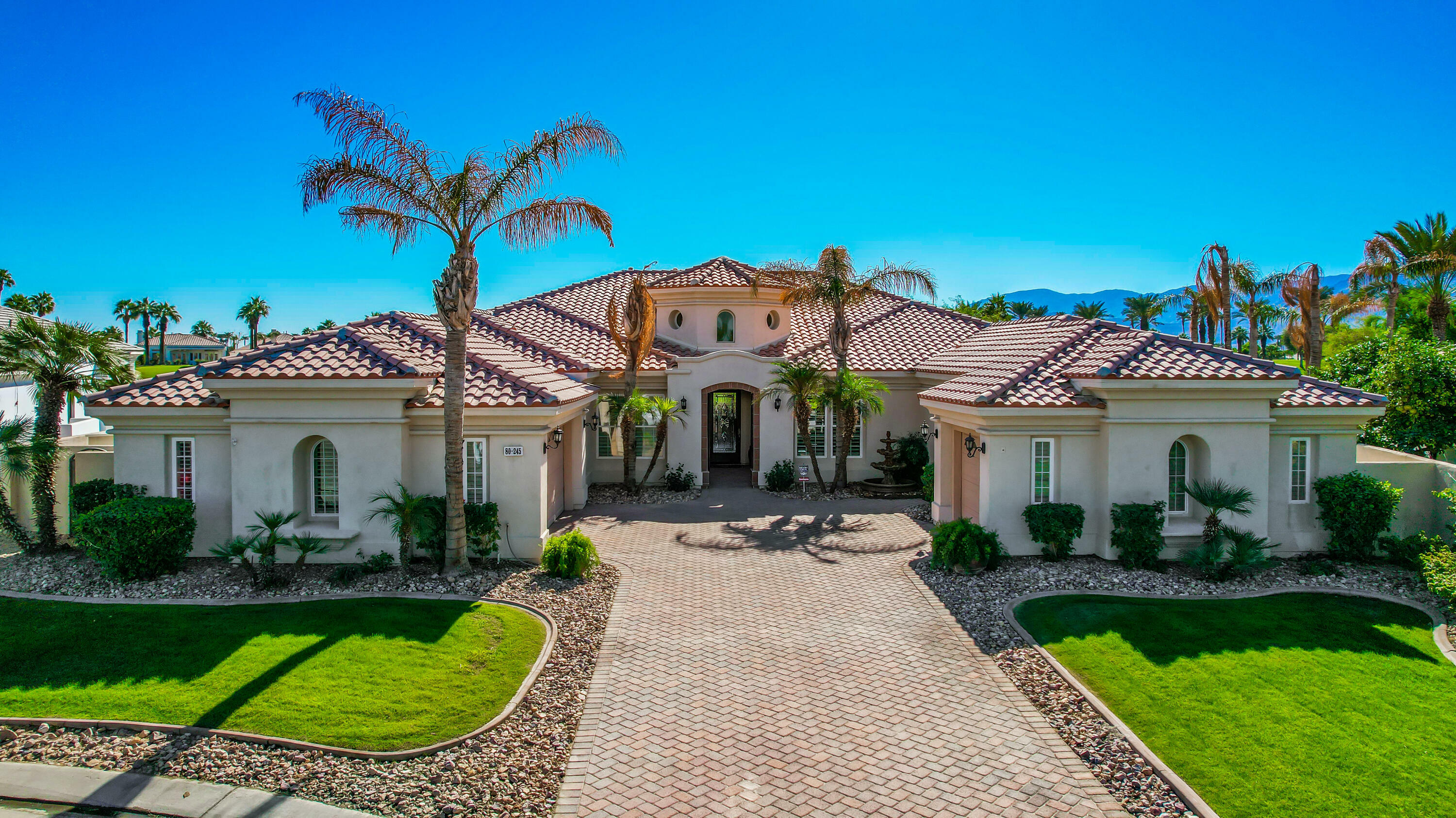 Property Photo: 80245 Via Valerosa CA 92253