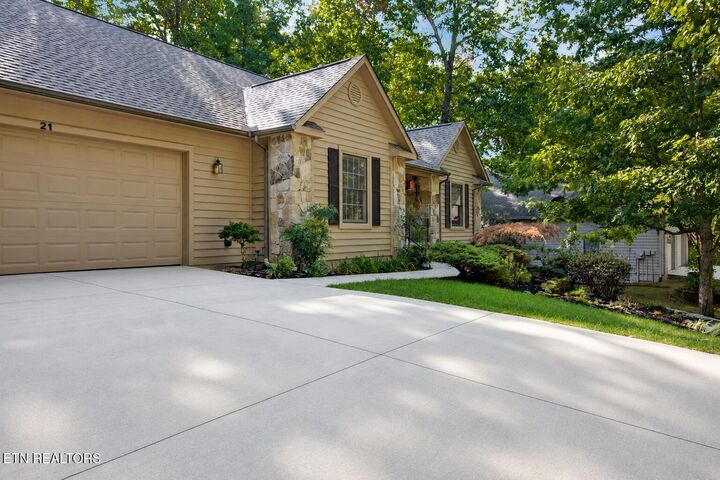 Property Photo:  21 Amesbury Court  TN 38558 