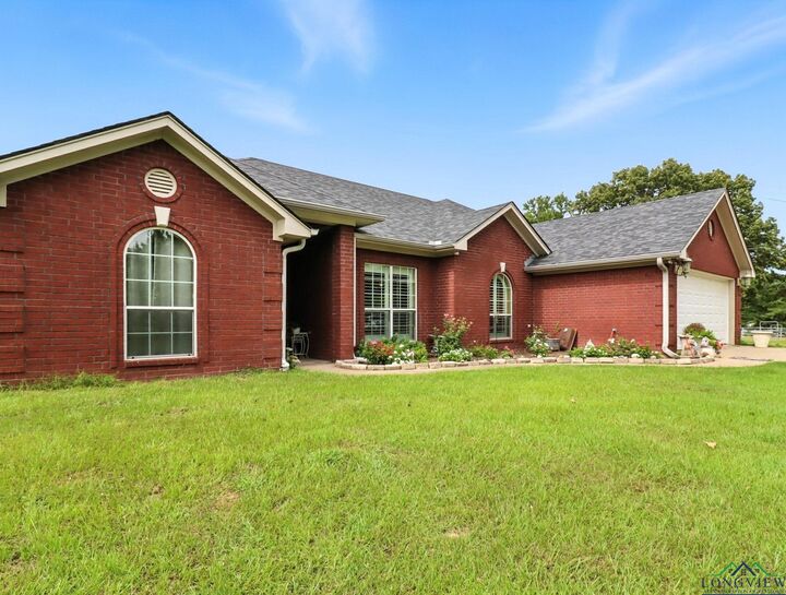 Property Photo: 616 Willow Rd TX 75650