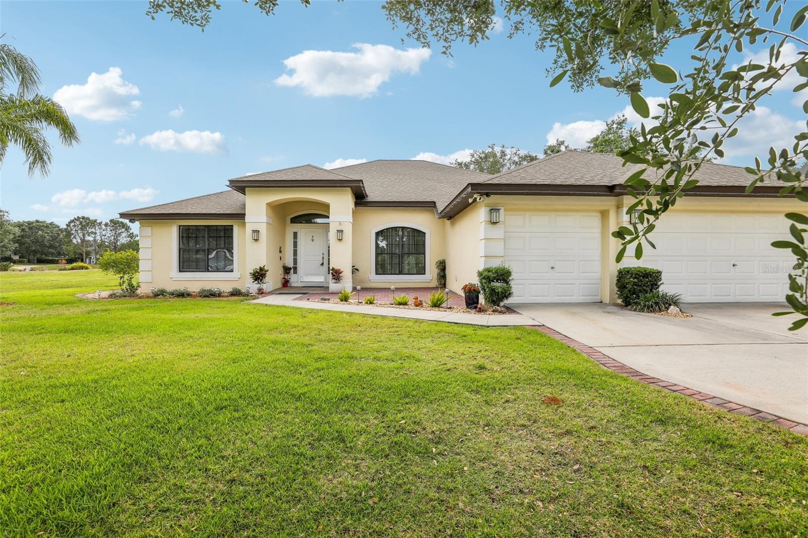 Property Photo:  36729 Alaqua Court  FL 32736 