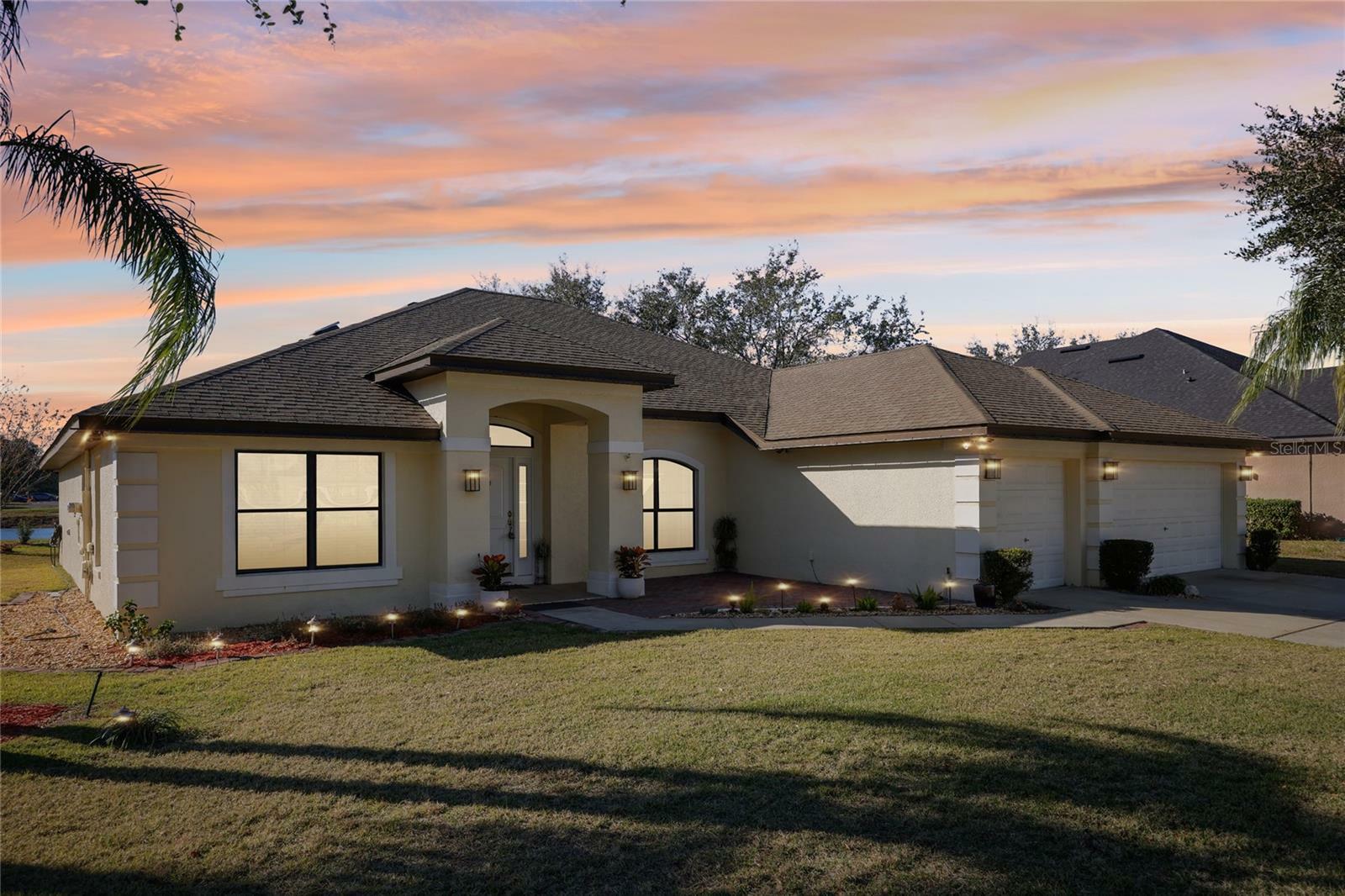 Property Photo:  36729 Alaqua Court  FL 32736 