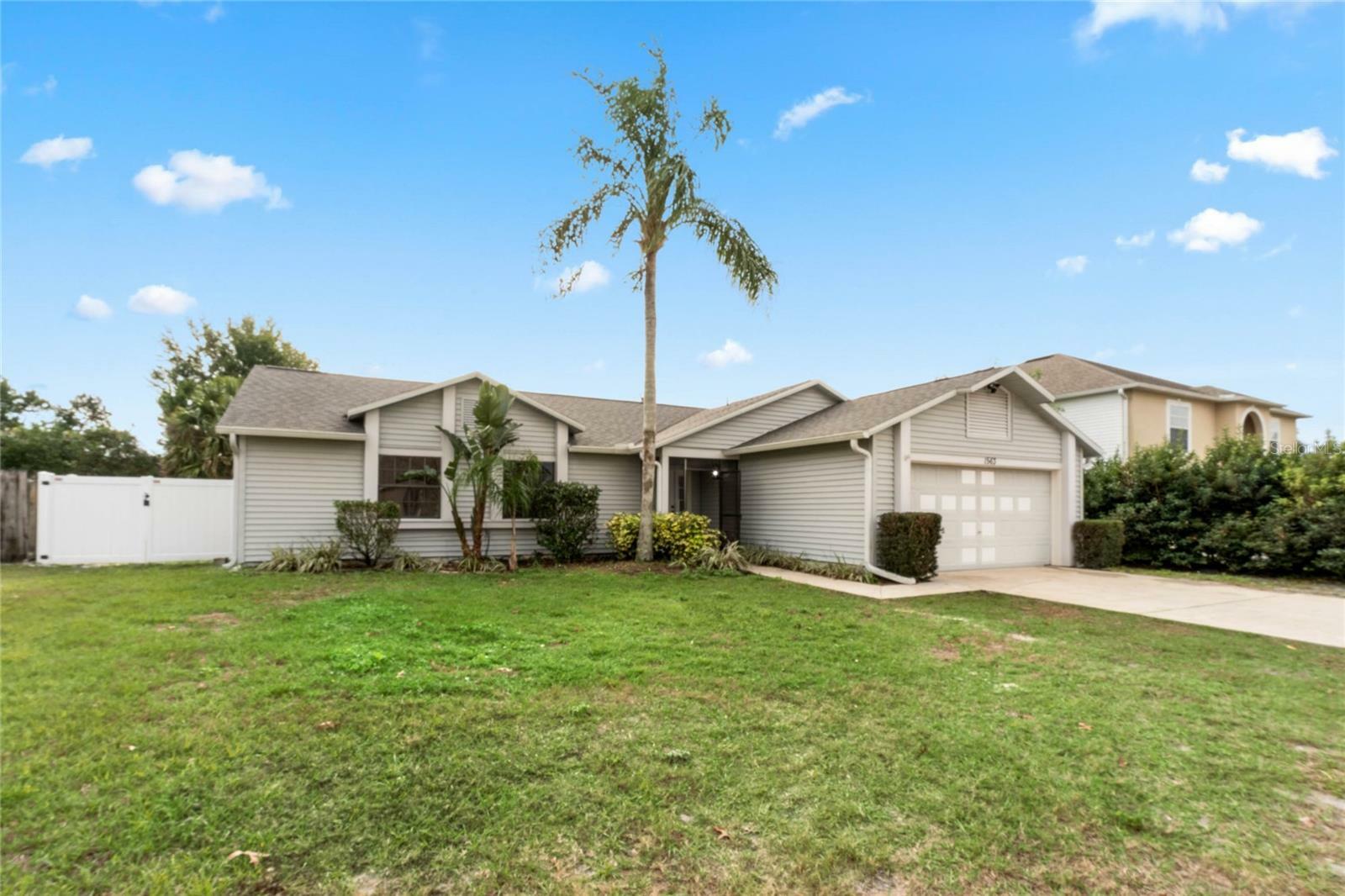 Property Photo:  1563 Roble Lane  FL 32738 