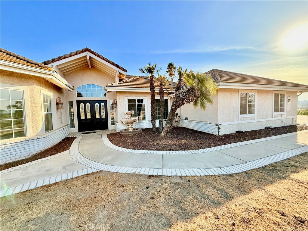 Property Photo:  38022 Pauba Road  CA 92592 