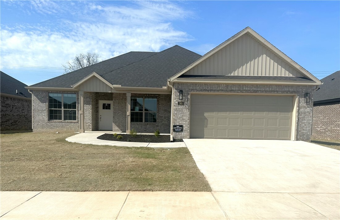 Property Photo:  740 Skylar Street  AR 72713 