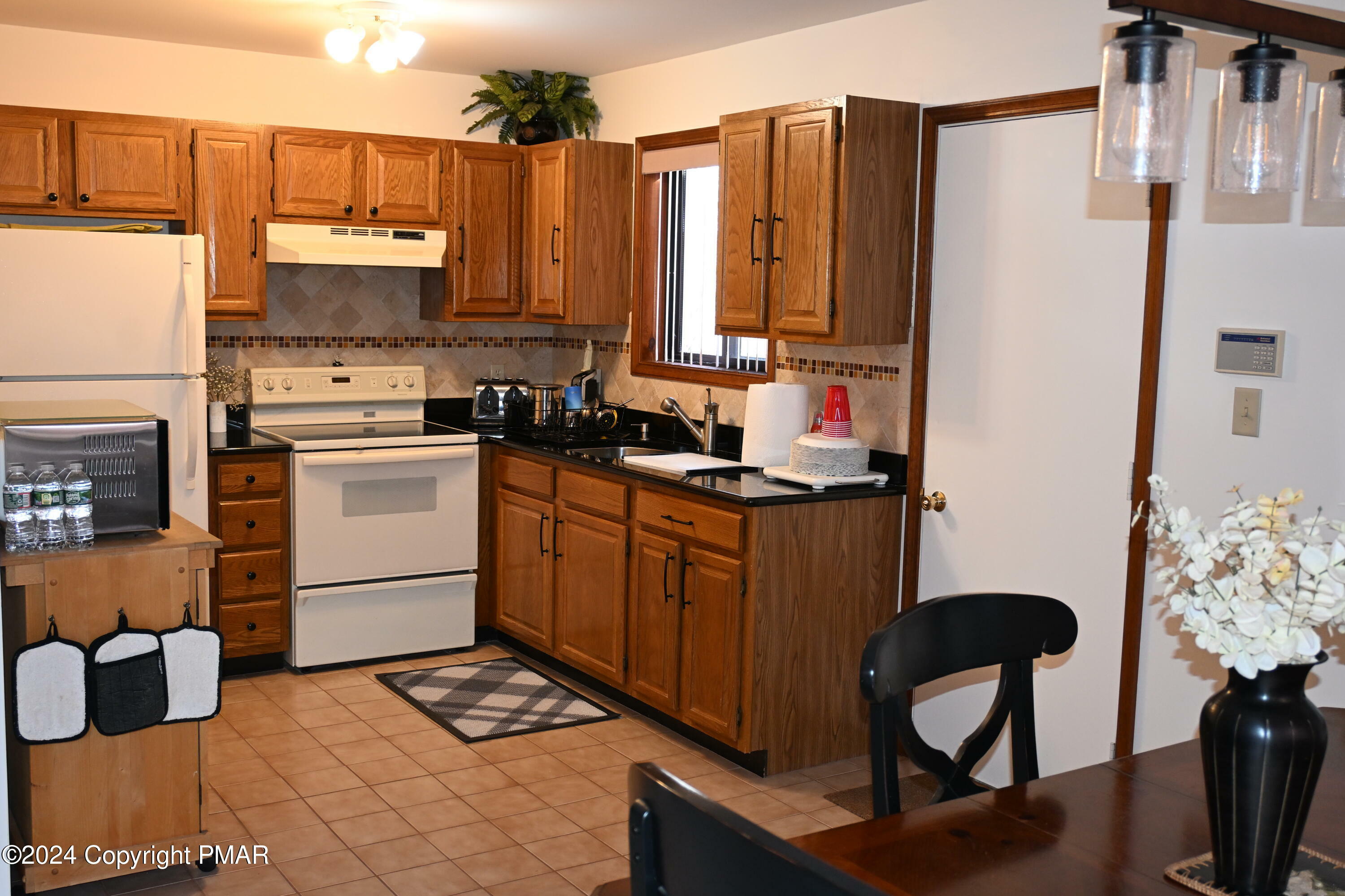 Property Photo: 101 Withywindle Way PA 18371
