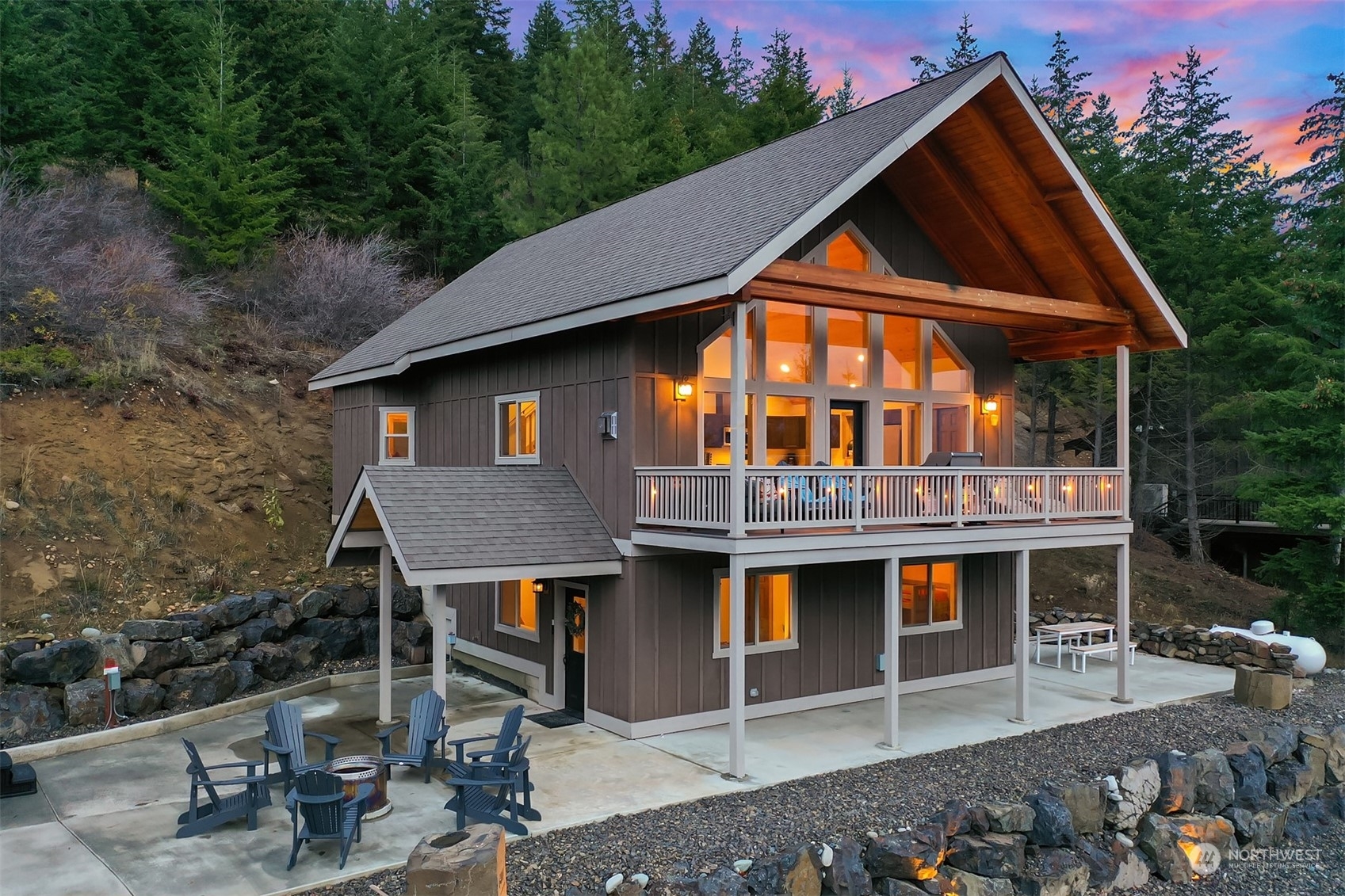 Property Photo:  600  Paintbrush Lane  WA 98940 