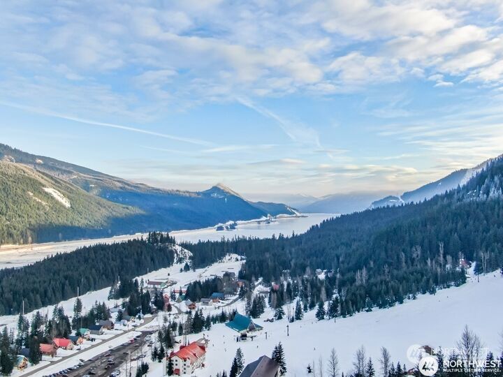 Property Photo: 60 Chamonix Place WA 98068