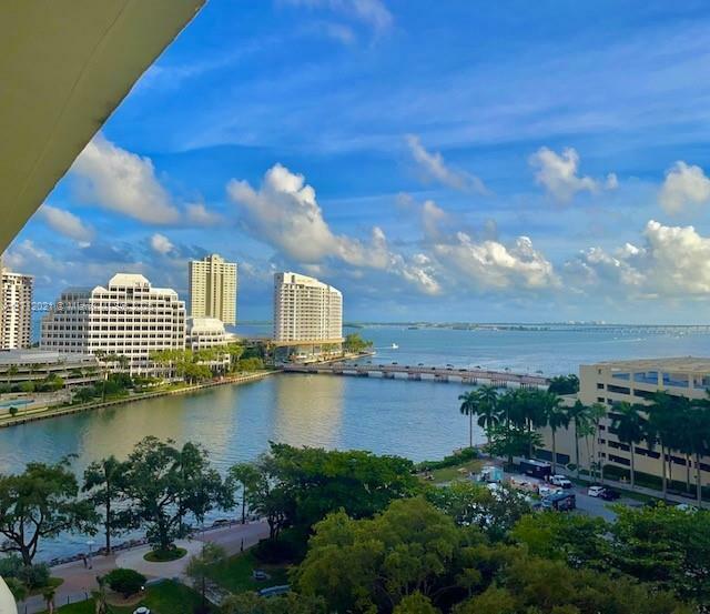 Property Photo:  495 Brickell Ave 1111  FL 33131 