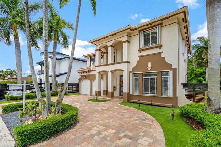 Property Photo: 6423 SW 162nd Path FL 33193