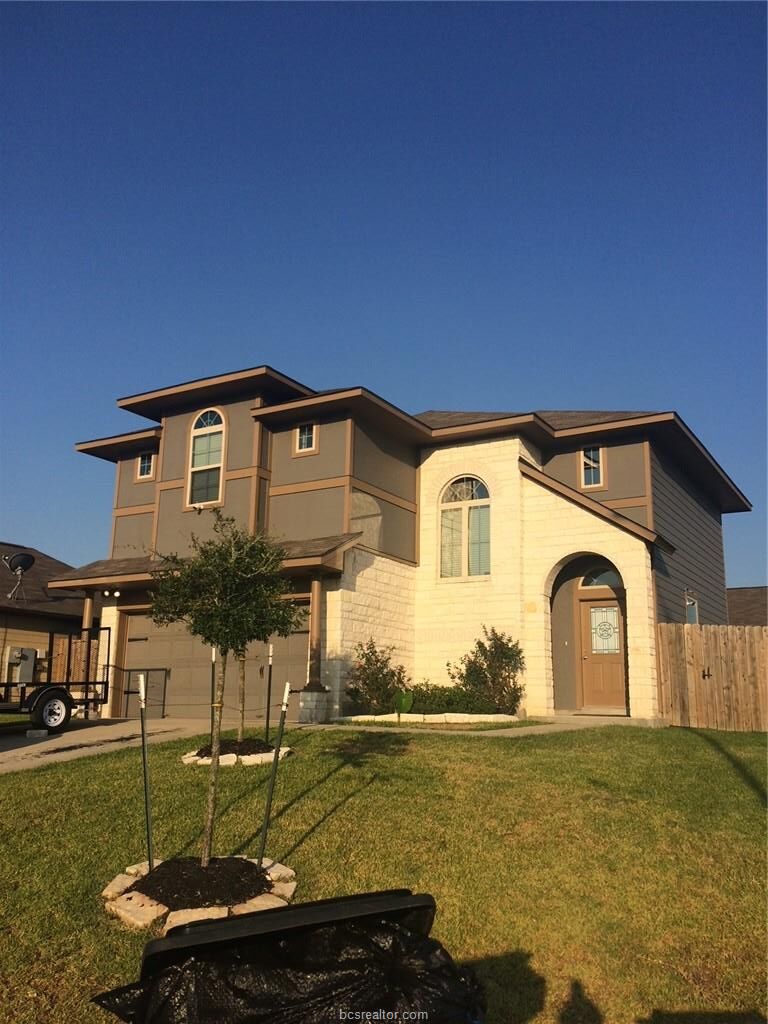 Property Photo:  212 Simi Drive  TX 77845-2423 