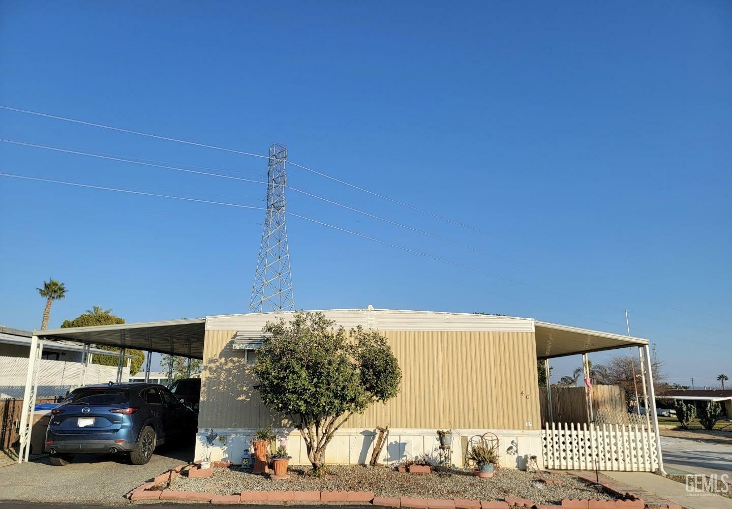 Property Photo: 40 Golfers Lane CA 93308