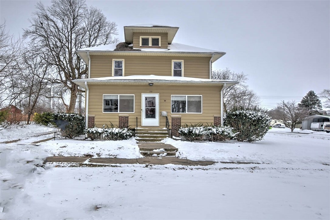 Property Photo:  130 S Walnut Street  IL 61756 