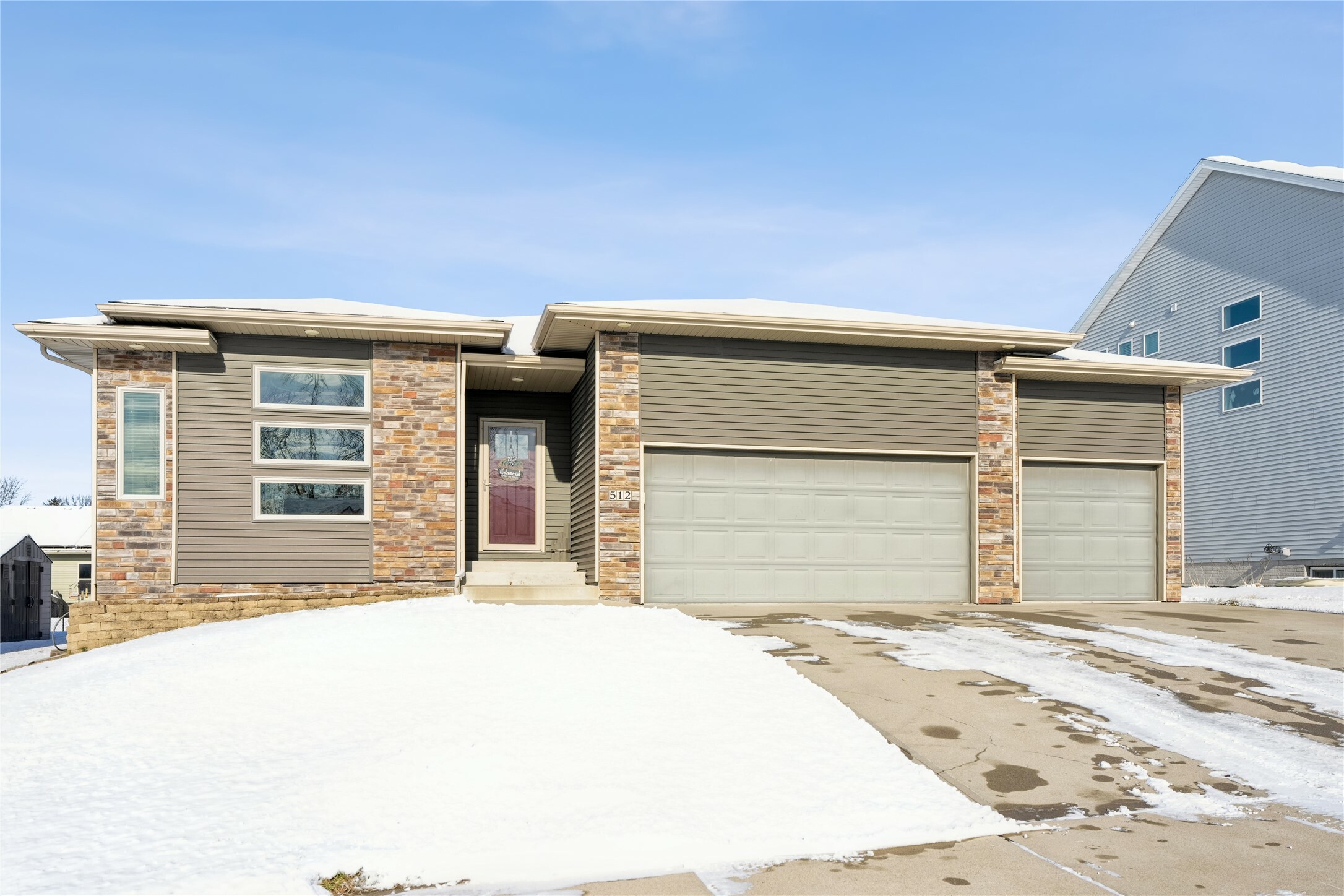 Property Photo:  512 4th Street SE  IA 50035 