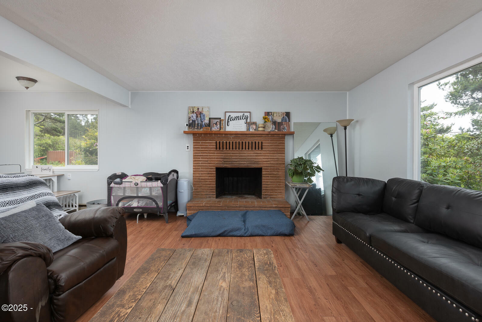 Property Photo: 1051 NW Art Street OR 97376