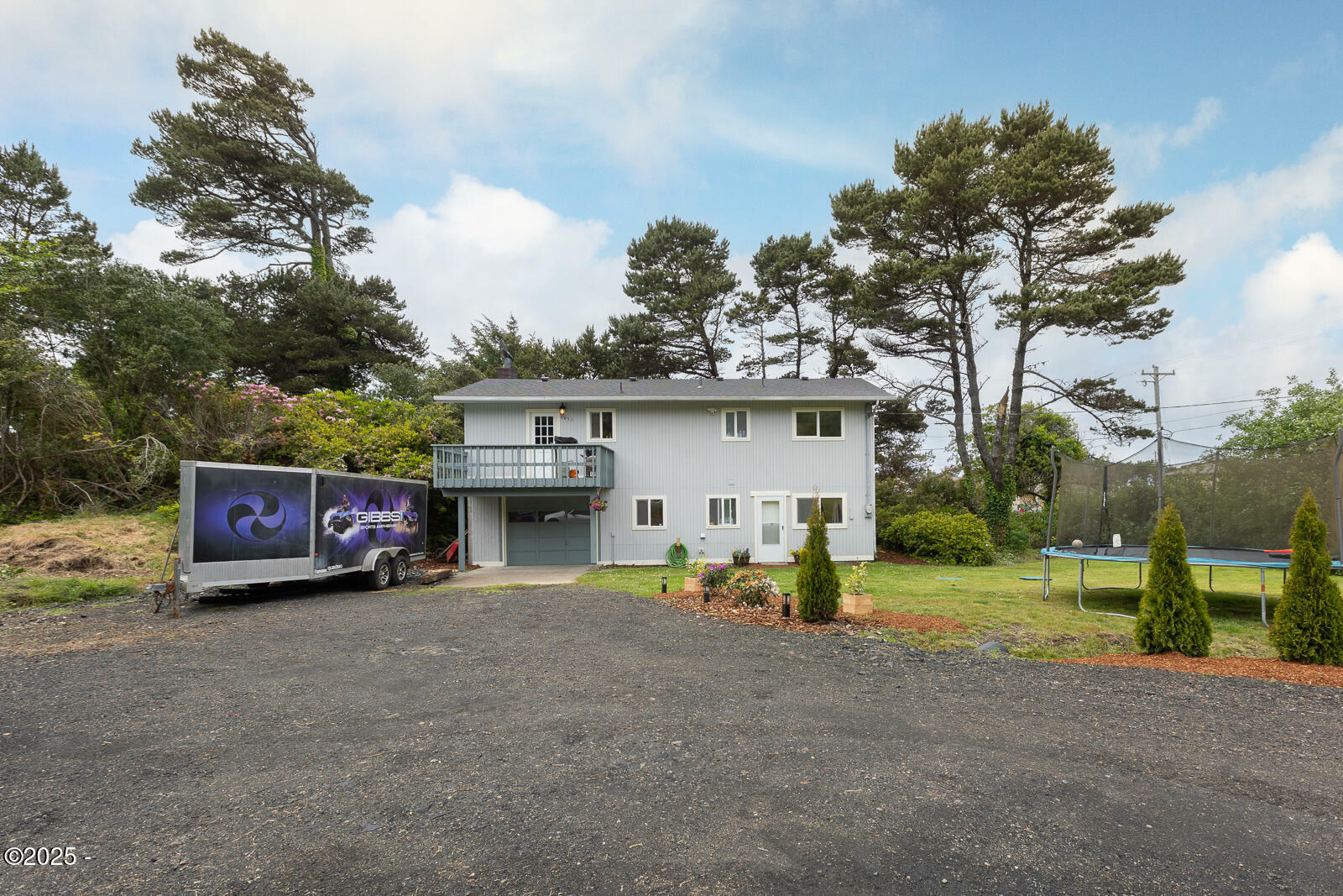 Property Photo: 1051 NW Art Street OR 97376