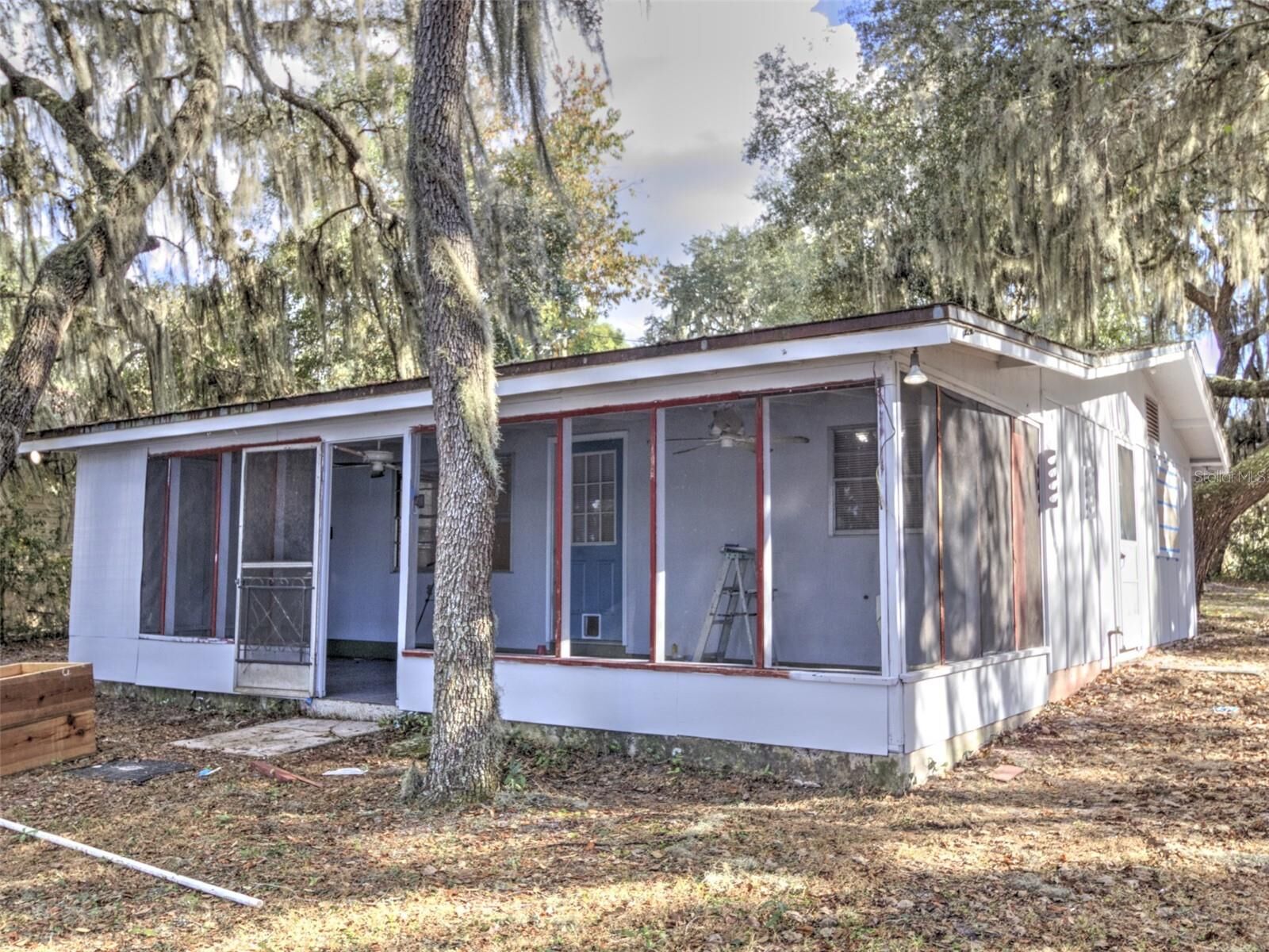 Property Photo: 10655 NE 224th Place Road FL 32134