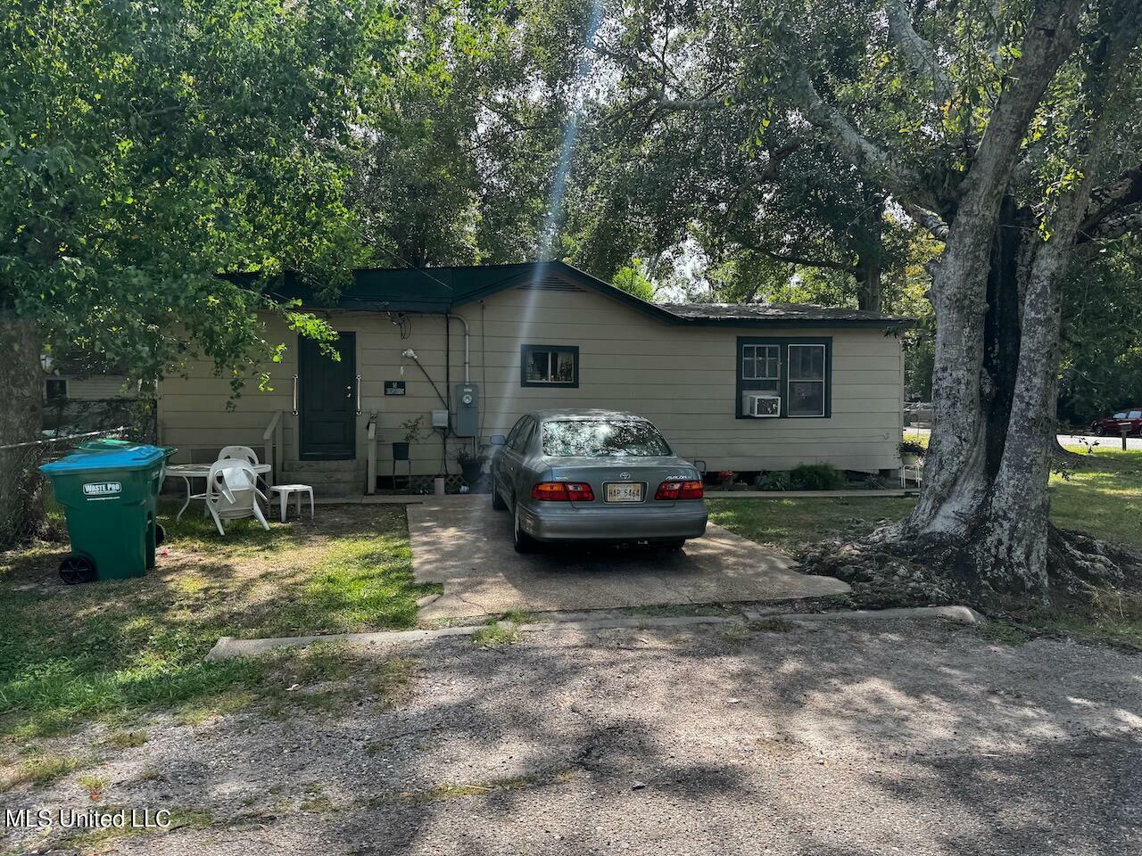 Property Photo:  1320 37th Avenue  MS 39501 