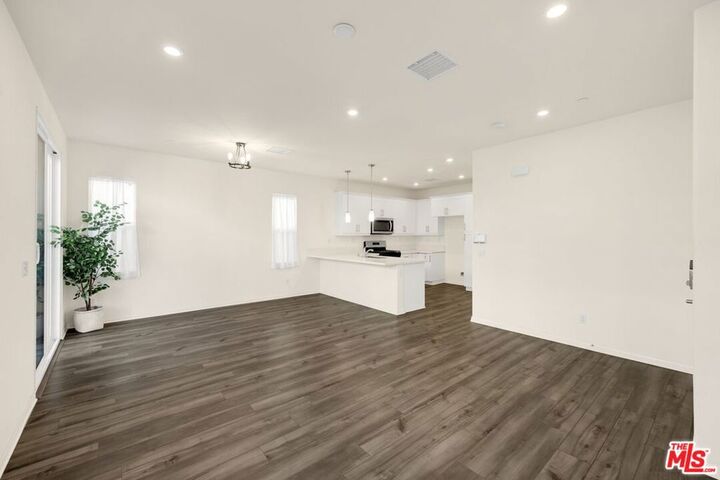 Property Photo:  166 Bonita Lane  CA 92376 
