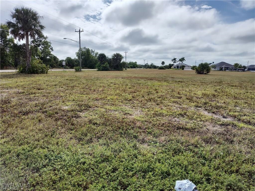 Property Photo:  4002 Caloosa Parkway N  FL 33993 